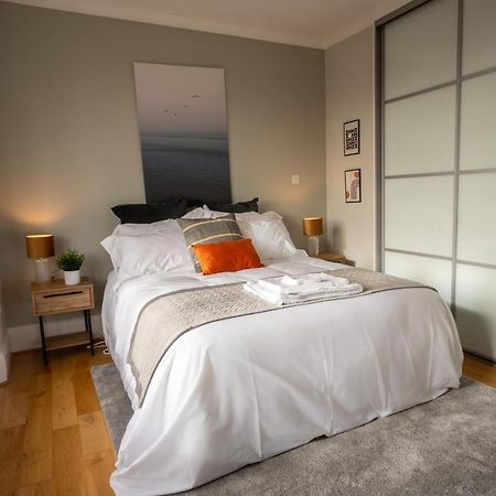 Entire Home In Streatham With Lovely Views & Ultra Fast Wi-Fi Norbury  Luaran gambar