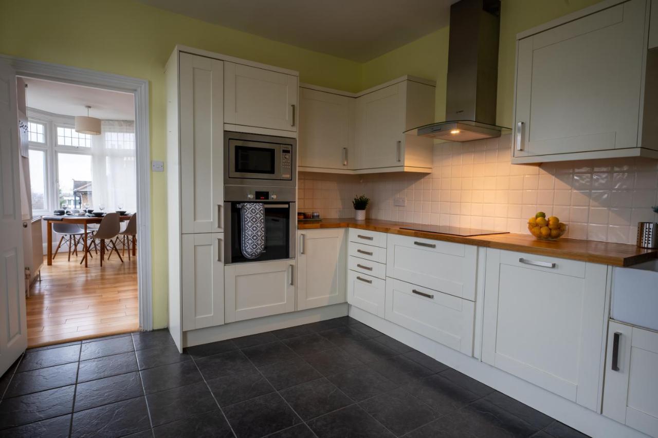 Entire Home In Streatham With Lovely Views & Ultra Fast Wi-Fi Norbury  Luaran gambar