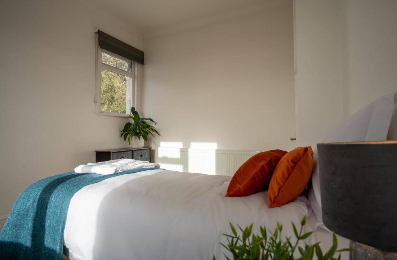 Entire Home In Streatham With Lovely Views & Ultra Fast Wi-Fi Norbury  Luaran gambar