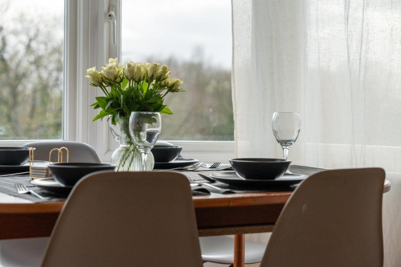 Entire Home In Streatham With Lovely Views & Ultra Fast Wi-Fi Norbury  Luaran gambar